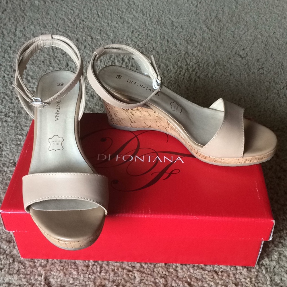 Wedge Sandals. Di Fontana.